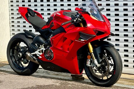 Ducati Panigale V4S PANIGALE V4 S 42