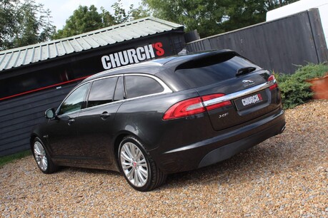 Jaguar XF D PORTFOLIO SPORTBRAKE 13