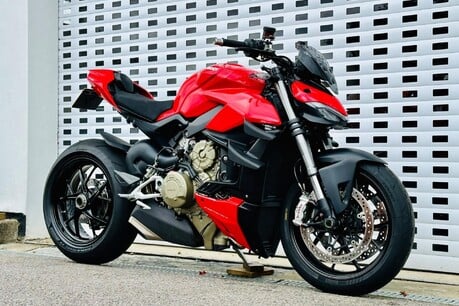 Ducati Streetfighter V4 STREETFIGHTER V4 2