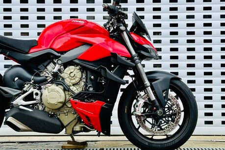 Ducati Streetfighter V4 STREETFIGHTER V4 5