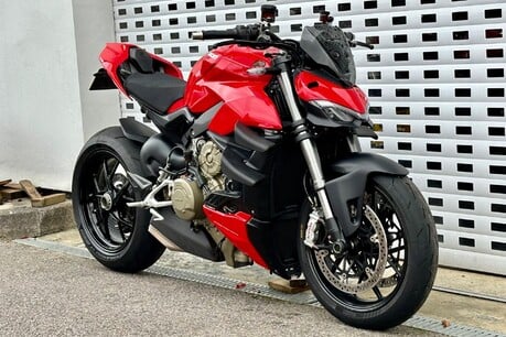 Ducati Streetfighter V4 STREETFIGHTER V4 7