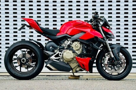 Ducati Streetfighter V4 STREETFIGHTER V4 36