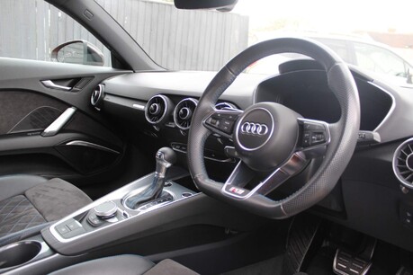 Audi TT TFSI QUATTRO BLACK EDITION 12