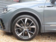 Volkswagen Tiguan R-LINE TDI 4MOTION DSG 12