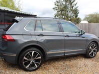 Volkswagen Tiguan R-LINE TDI 4MOTION DSG 23