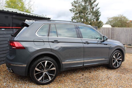 Volkswagen Tiguan R-LINE TDI 4MOTION DSG 23