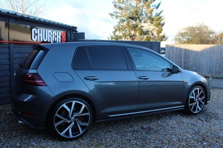 Volkswagen Golf GTI PERFORMANCE TSI DSG 9