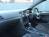 Volkswagen Golf GTI PERFORMANCE TSI DSG 18