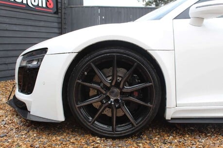 Audi R8 4.2 FSI V8 S Tronic quattro Euro 5 2dr 17