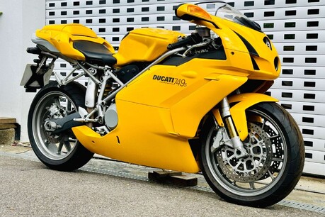 Ducati 749 S 2