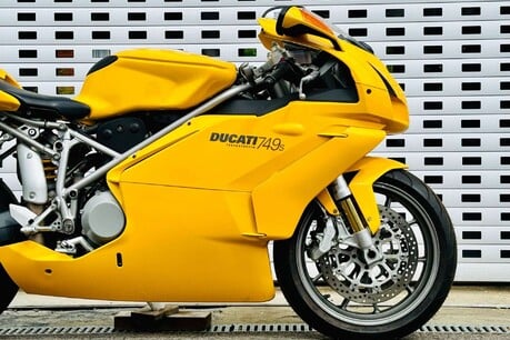 Ducati 749 S 25