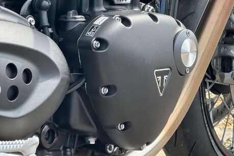 Triumph Thruxton 1200 100 TON UP SPECIAL EDITION 9