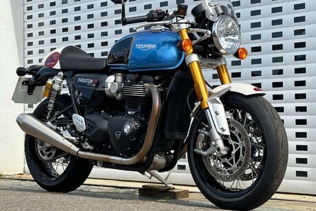 Triumph Thruxton 1200 100 TON UP SPECIAL EDITION 40
