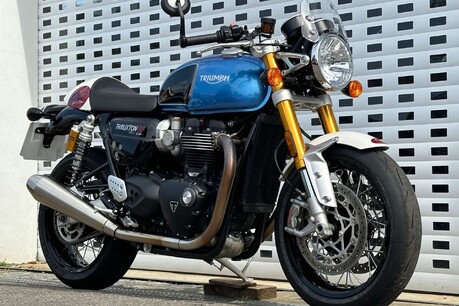 Triumph Thruxton 1200 100 TON UP SPECIAL EDITION 3