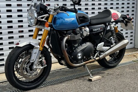 Triumph Thruxton 1200 100 TON UP SPECIAL EDITION 15
