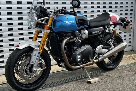Triumph Thruxton 1200 100 TON UP SPECIAL EDITION 51