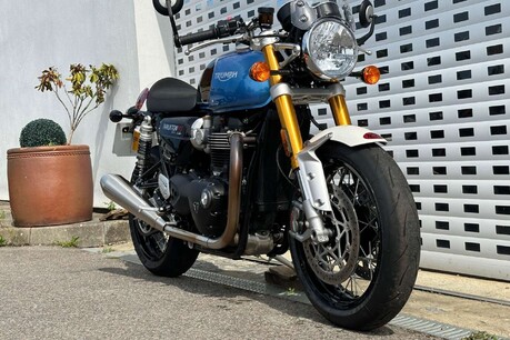 Triumph Thruxton 1200 100 TON UP SPECIAL EDITION 5
