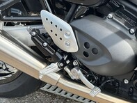 Triumph Thruxton 1200 100 TON UP SPECIAL EDITION 17