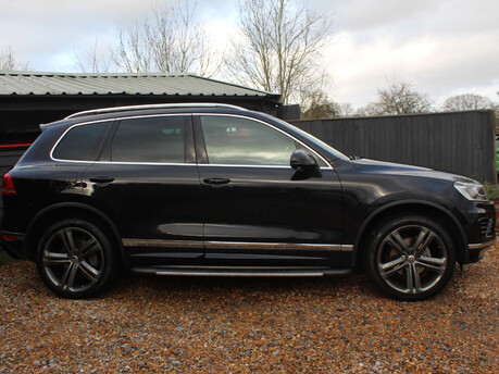 Volkswagen Touareg 3.0 Touareg V6 R-Line TDI BlueMotion Technology Auto 4WD 5dr 