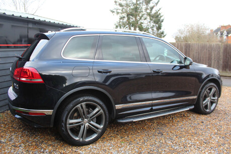 Volkswagen Touareg 3.0 Touareg V6 R-Line TDI BlueMotion Technology Auto 4WD 5dr 10