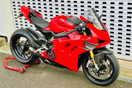 Ducati Panigale V4 Panigale V4S 2