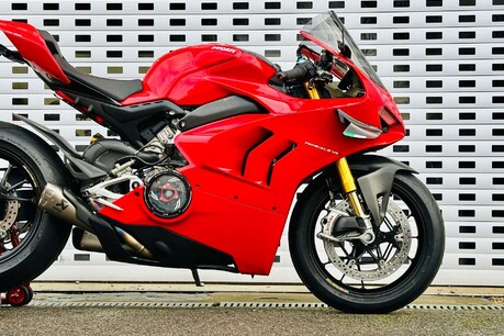 Ducati Panigale V4 Panigale V4S 4