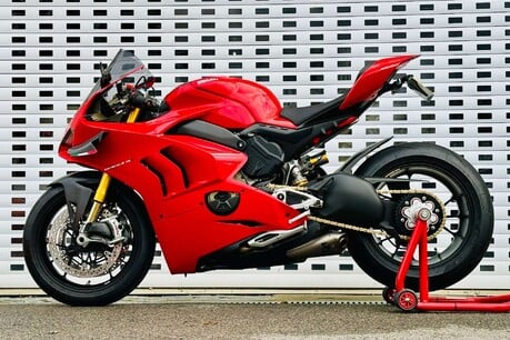 Ducati Panigale V4 Panigale V4S 5