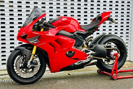 Ducati Panigale V4 Panigale V4S 6