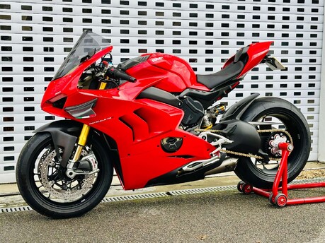 Ducati Panigale V4 Panigale V4S 