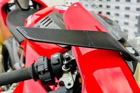 Ducati Panigale V4 Panigale V4S 38