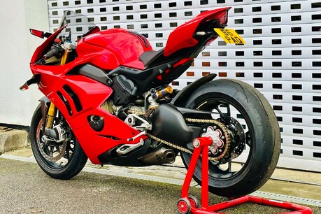 Ducati Panigale V4 Panigale V4S 39