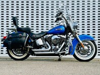 Harley-Davidson Softail 1690 Heritage Classic Custom Cruiser 1