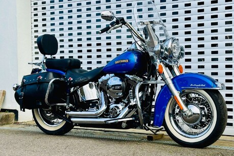 Harley-Davidson Softail 1690 Heritage Classic Custom Cruiser 2