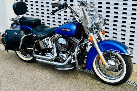 Harley-Davidson Softail 1690 Heritage Classic Custom Cruiser 3