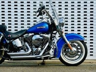 Harley-Davidson Softail 1690 Heritage Classic Custom Cruiser 4