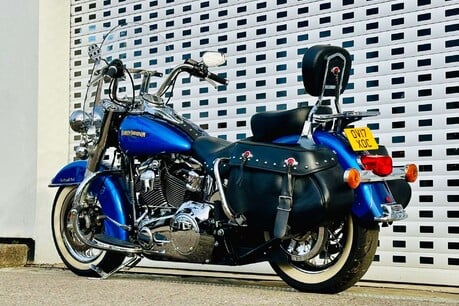 Harley-Davidson Softail 1690 Heritage Classic Custom Cruiser 26