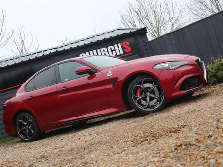 Alfa Romeo Giulia 2.9 Giulia V6 Bi-T Quadrifoglio Auto 4dr