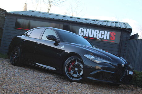 Alfa Romeo Giulia 2.9 Giulia V6 Bi-T Quadrifoglio Auto 4dr 2