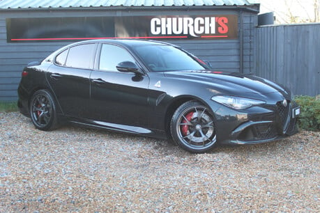 Alfa Romeo Giulia 2.9 Giulia V6 Bi-T Quadrifoglio Auto 4dr 3