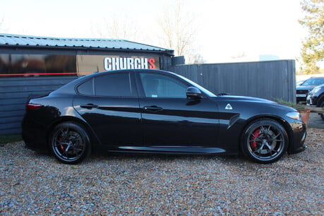 Alfa Romeo Giulia 2.9 Giulia V6 Bi-T Quadrifoglio Auto 4dr 10