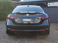 Alfa Romeo Giulia 2.9 Giulia V6 Bi-T Quadrifoglio Auto 4dr 22