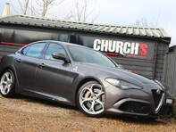 Alfa Romeo Giulia 2.9 Giulia V6 Bi-T Quadrifoglio Auto 4dr 2