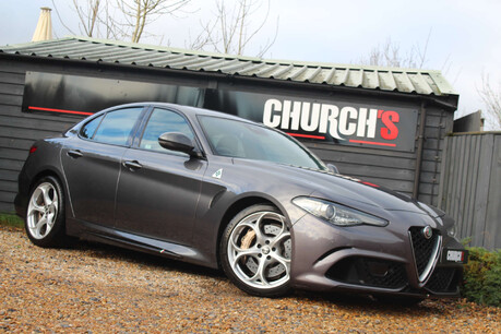 Alfa Romeo Giulia 2.9 Giulia V6 Bi-T Quadrifoglio Auto 4dr 2