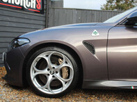 Alfa Romeo Giulia 2.9 Giulia V6 Bi-T Quadrifoglio Auto 4dr 18