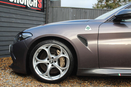 Alfa Romeo Giulia 2.9 Giulia V6 Bi-T Quadrifoglio Auto 4dr 18