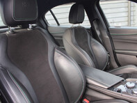 Alfa Romeo Giulia 2.9 Giulia V6 Bi-T Quadrifoglio Auto 4dr 7