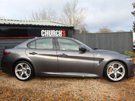 Alfa Romeo Giulia 2.9 Giulia V6 Bi-T Quadrifoglio Auto 4dr 8