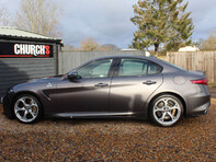 Alfa Romeo Giulia 2.9 Giulia V6 Bi-T Quadrifoglio Auto 4dr 16