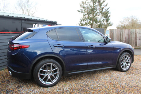 Alfa Romeo Stelvio 2.1 Stelvio Milano Edition TD AWD Auto 4WD 5dr 9