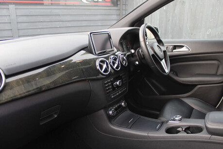 Mercedes-Benz B Class 1.6 B200 BlueEfficiency Sport Auto 5dr 16